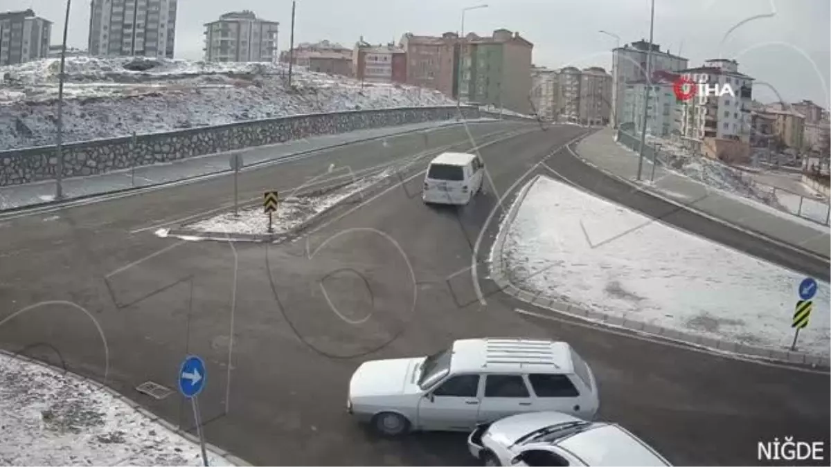 Son dakika haber Trafik kazaları kameralara yansıdı Son Dakika