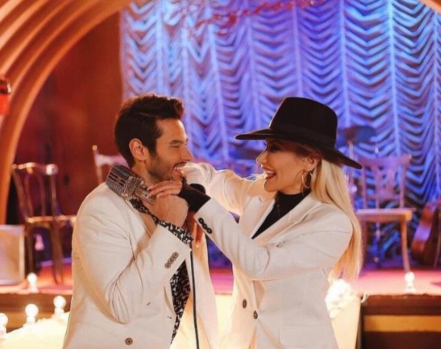 Ayrılığın detayları belli oluyor! İrem Derici, Cem Belevi'nin arabasında sakladığı ikinci telefonu bulmuş