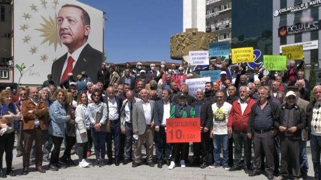 Çay üreticilerinden Rize'de protesto: Alım fiyatı en az 10 TL olsun Çay üreticilerinden Rize'de protesto: Alım fiyatı en az 10 TL olsun