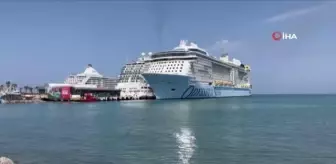 Kuşadası, Türkiye limanlarına gelen en büyük yolcu gemisi Odyssey of the Seas'i ağırladı