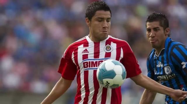 Meksikalı futbolcu Antonio 'Hulk' Salazar, terk edilmiş bir otomobilin içinde yanmış halde ölü bulundu