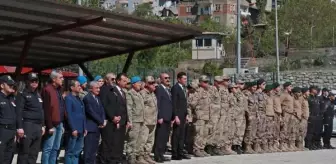 Son dakika haberleri... Otomobille minibüs çarpıştı; 1'i polis 2 kişi öldü, 5 kişi yaralandı (3)