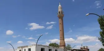 Yıkımı durdurulan caminin akıbeti merak konusu oldu