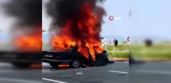 Trabzon'da kamyonetle çarpışan otomobilde yangın çıktı