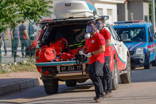 Antalya'da gübre fabrikasında zehirli gaz paniği: 2 işçi hayatını kaybetti