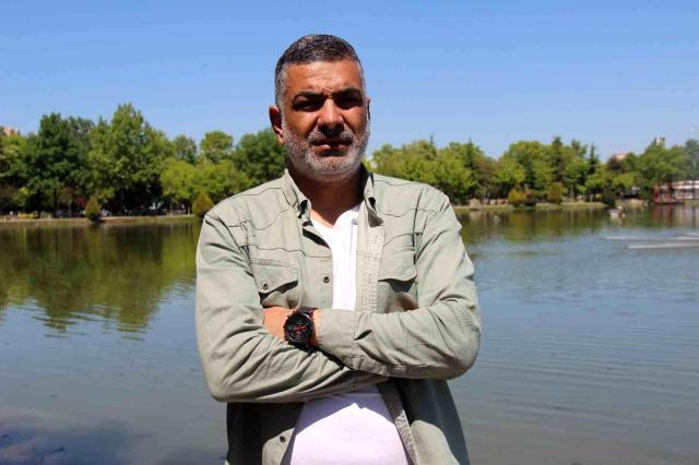 Biri silah diğeri satır çekti! Kocaelispor'un eski ve yeni tribün lideri sokak ortasında birbirine girdi Biri silah diğeri satır çekti! Kocaelispor'un eski ve yeni tribün lideri sokak ortasında birbirine girdi