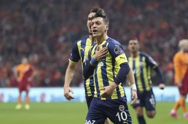 Herkesi ters köşe yapacak! Mesut Özil yatırım yaptığı kulübün futbolcusu oluyor