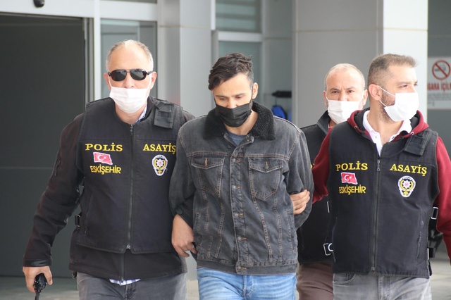 Bedeni şehir çöplüğünde aranan kızın acılı annesi konuştu: Kızımı parçalara ayırdın, mezarı bile yok Bedeni şehir çöplüğünde aranan kızın acılı annesi konuştu: Kızımı parçalara ayırdın, mezarı bile yok