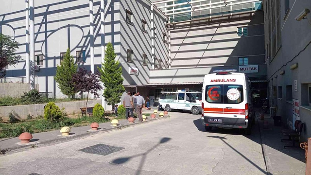 Şanlıurfa'da yaşayan bir baba, aniden önüne atlayan 6 yaşındaki oğlunu traktörle ezdi