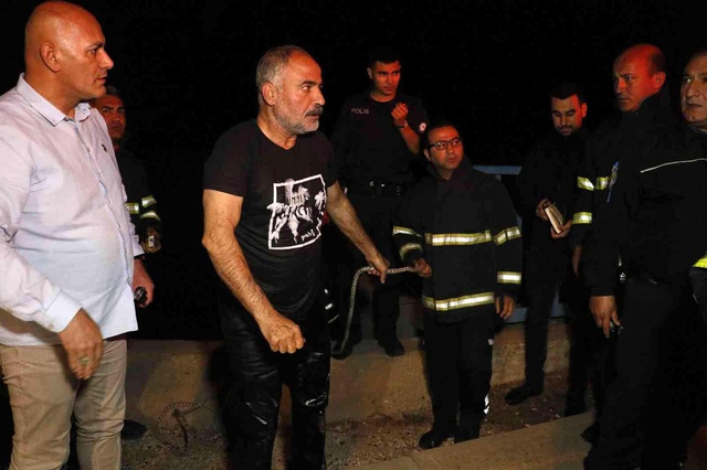 Yasak aşk yaşayan sevgililer köprüden suya atladı: Kadın öldü, Erkek kurtuldu Yasak aşk yaşayan sevgililer köprüden suya atladı: Kadın öldü, Erkek kurtuldu