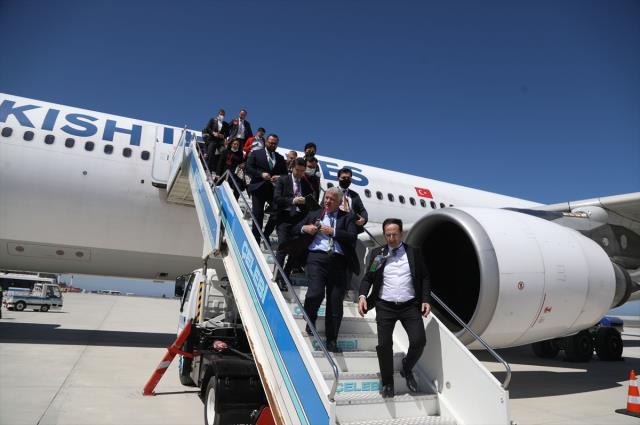 Açılışını Cumhurbaşkanı Erdoğan yapacak! Rize-Artvin Havalimanı'na ilk uçak indi