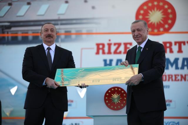 Dünyada sadece 5 örneği var! Kurdeleler kesildi, Rize-Artvin Havalimanı hizmete açıldı