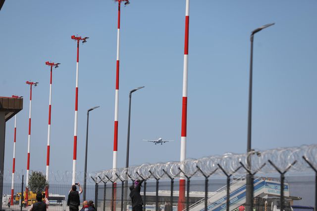 Açılışı Cumhurbaşkanı Erdoğan yapacak! Rize-Artvin Havalimanı'na ilk uçak indi