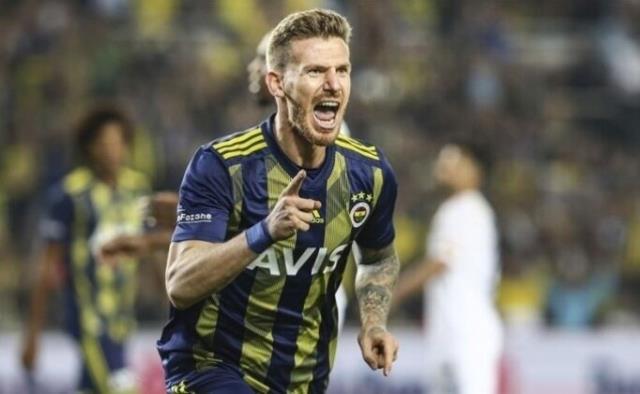 Yılan hikayesi sona erdi! Serdar Aziz'in Fenerbahçe'deki geleceği netleşti