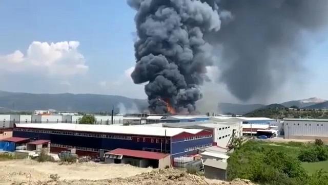 Bursa'da büyük fabrika yangını