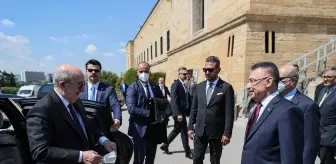 Cezayir Cumhurbaşkanı Tebbun, Anıtkabir'i ziyaret etti