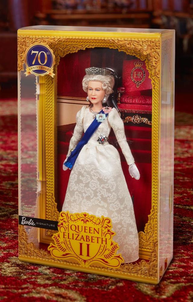 Kraliçe II. Elizabeth'in Barbie bebeği 3 saniyede tükendi