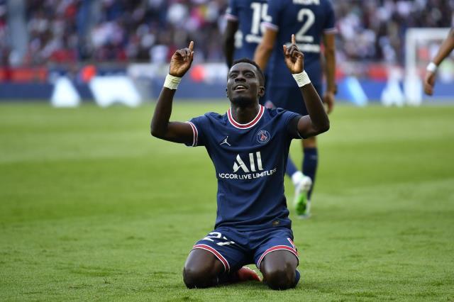 Özel formayı görünce çılgına döndü! PSG'nin dünyaca ünlü Müslüman futbolcusu maça çıkmayı reddetti