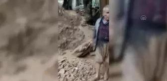Yahyalı ilçesinde sağanak sele neden oldu