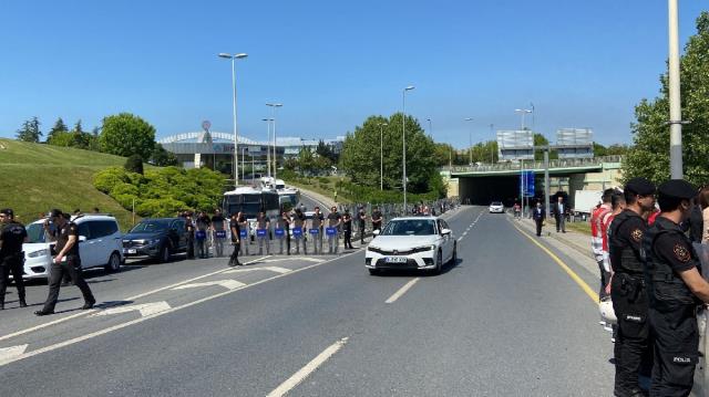 Canan Kaftancıoğlu ve CHP heyeti, Atatürk Havalimanı'nda! Polis girişlere izin vermedi, ortalık bir anda karıştı