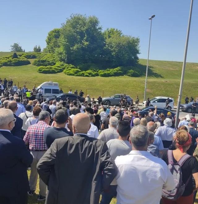 Canan Kaftancıoğlu ve CHP heyeti, Atatürk Havalimanı'nda! Polis girişlere izin vermedi, ortalık bir anda karıştı