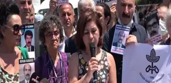 Cumartesi Anneleri, İstanbul Adliyesi Önünde Basın Açıklaması Yaptı.
