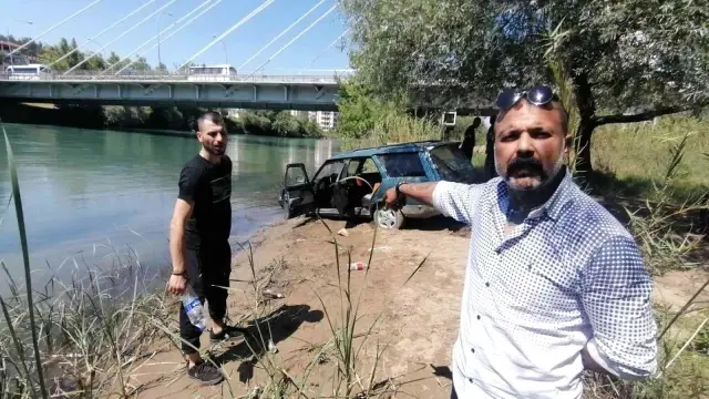 Çamura saplanan araçtaki alkollü şahıs polise drift maceralarını anlattı