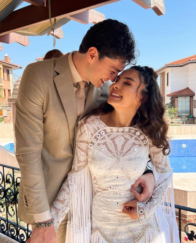 Cedi Osman ve Ebru Şahin çifti nişanlandı