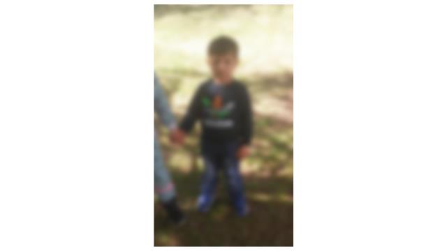 Oğlunu piknik tüpüyle döverek öldürdüğü iddia edilen babaya linç girişimi! Komşular: Çocuğun kemerle boğazını sıkıyordu! Oğlunu piknik tüpüyle döverek öldürdüğü iddia edilen babaya linç girişimi! Komşular: Çocuğun kemerle boğazını sıkıyordu!