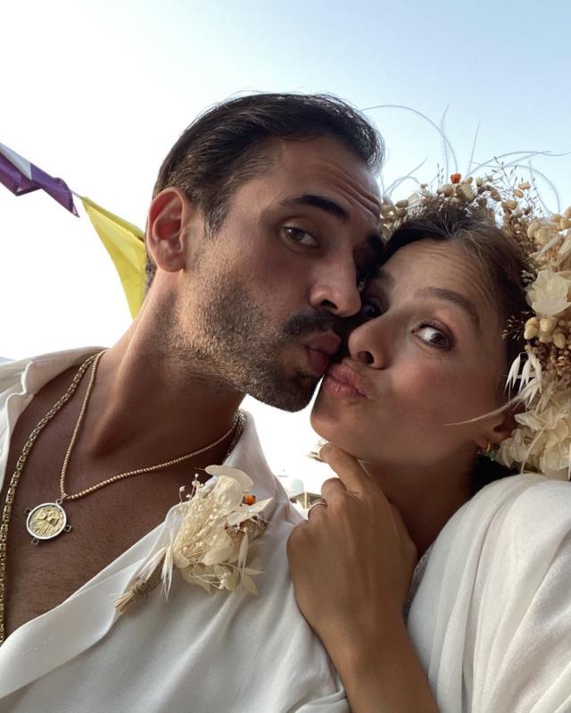 Oyuncu Özge Özpirinçci'nin gözlerden uzak büyüttüğü kızı ilk kez görüntülendi