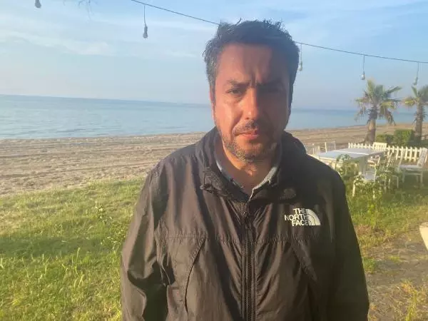 Feribotta ikram edilen poğaçayı yedi, gözünü iskelenin karşısındaki parkta açtı! Cebindeki paralar ve cep telefonu ortada yok