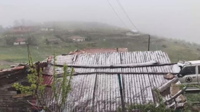 Mayıs ayında kar sürprizi! Hava sıcaklıklarının aniden düşmesiyle 12 il beyaza büründü Mayıs ayında kar sürprizi! Hava sıcaklıklarının aniden düşmesiyle 12 il beyaza büründü
