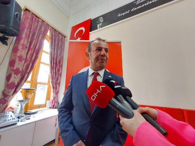 Tanju Özcan'ın ilanları 'nefret ve ayrımcılık' suçlamasıyla kaldırıldı