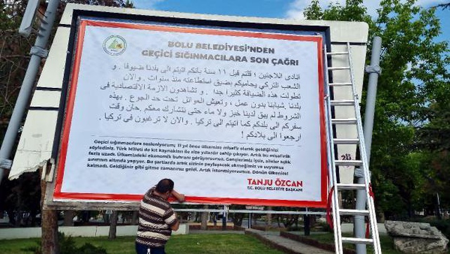 Tanju Özcan'ın ilanları 'nefret ve ayrımcılık' suçlamasıyla kaldırıldı