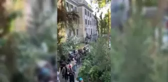 Boğaziçi Üniversitesi'ndeki Onur Yürüyüşü'ne Polis Müdahale Etti, Çok Sayıda Öğrenci Gözaltına Alındı