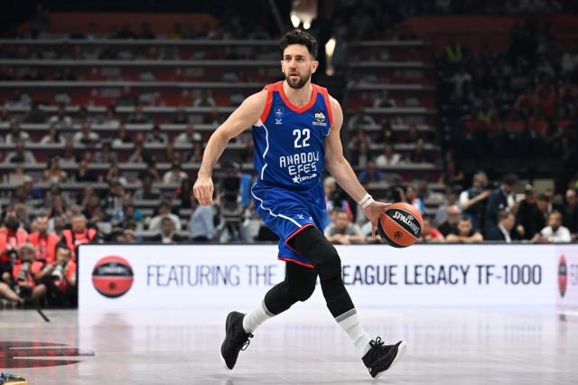 Son Dakika: Euroleague'de tarih yazdık! Real Madrid'i deviren Anadolu Efes üst üste 2. kez Avrupa şampiyonu Son Dakika: Euroleague'de tarih yazdık! Real Madrid'i deviren Anadolu Efes üst üste 2. kez Avrupa şampiyonu