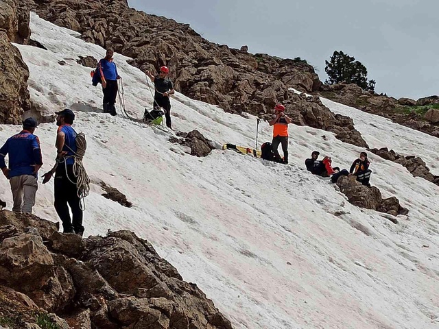Tunceli'de bacağı kırılan vatandaşın yardımına jandarma, AFAD ve 112 ekipleri koştu Tunceli'de bacağı kırılan vatandaşın yardımına jandarma, AFAD ve 112 ekipleri koştu