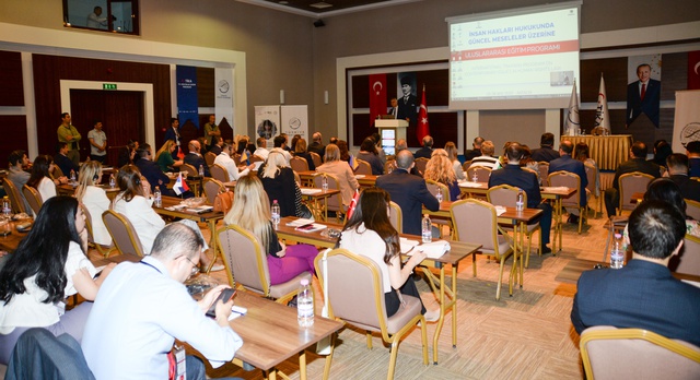 Adalet Akademisi Başkanı Özdemir, eğitim programında konuştu Adalet Akademisi Başkanı Özdemir, eğitim programında konuştu