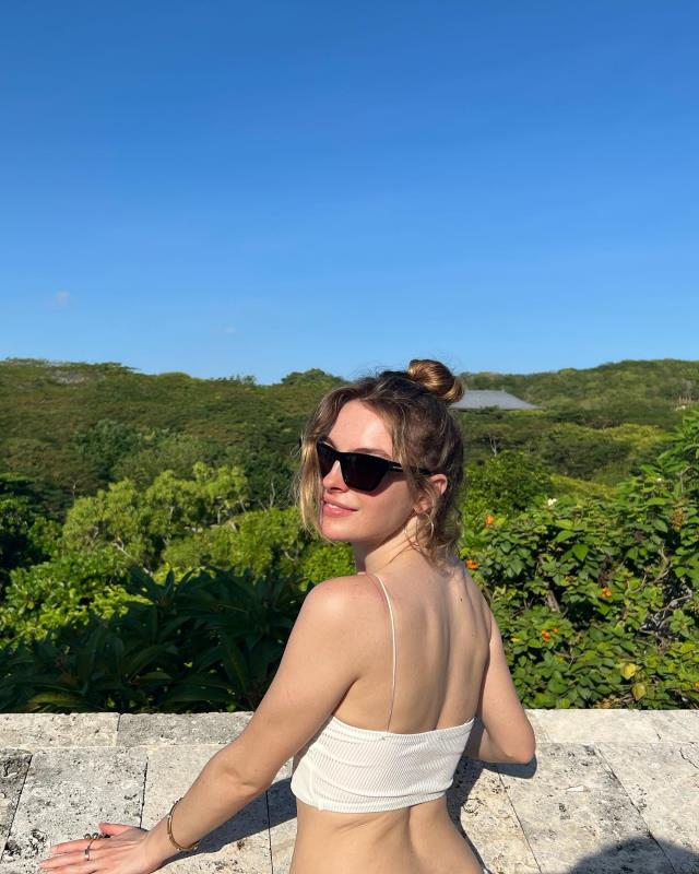 Bali'de tatil yapan Melis Sezen, dekolteli kıyafetleriyle art arda pozlar verdi Bali'de tatil yapan Melis Sezen, dekolteli kıyafetleriyle art arda pozlar verdi