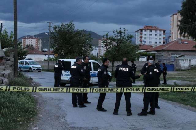 Kayseri'de halı sahada kendisine faul yapan kişiyi pompalı tüfekle öldürdü Kayseri'de halı sahada kendisine faul yapan kişiyi pompalı tüfekle öldürdü
