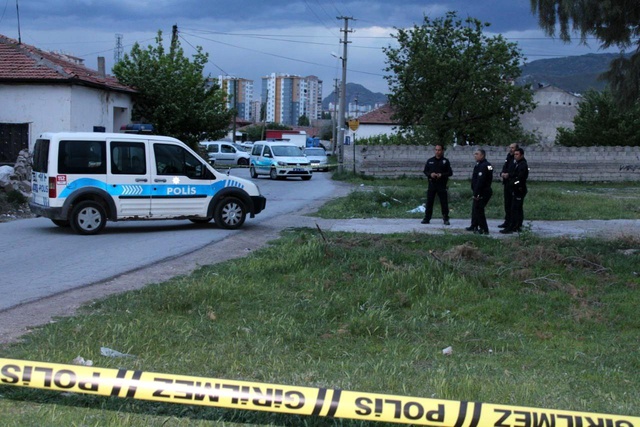 Kayseri'de halı sahada kendisine faul yapan kişiyi pompalı tüfekle öldürdü Kayseri'de halı sahada kendisine faul yapan kişiyi pompalı tüfekle öldürdü