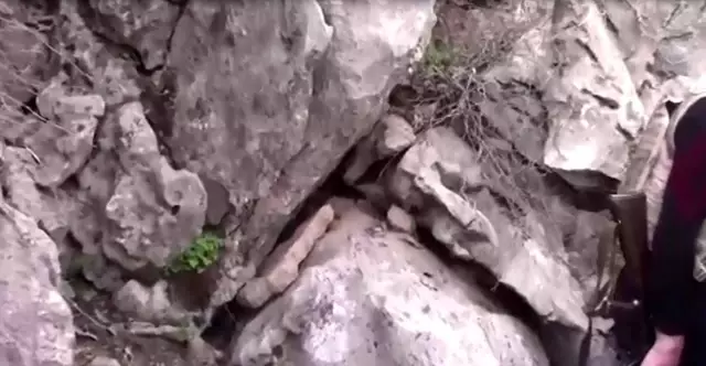 4 yıl önce cinayet uğrayan şahsın eşyaları ve kemik parçaları Kato Dağı eteklerinde bulundu 4 yıl önce cinayet uğrayan şahsın eşyaları ve kemik parçaları Kato Dağı eteklerinde bulundu