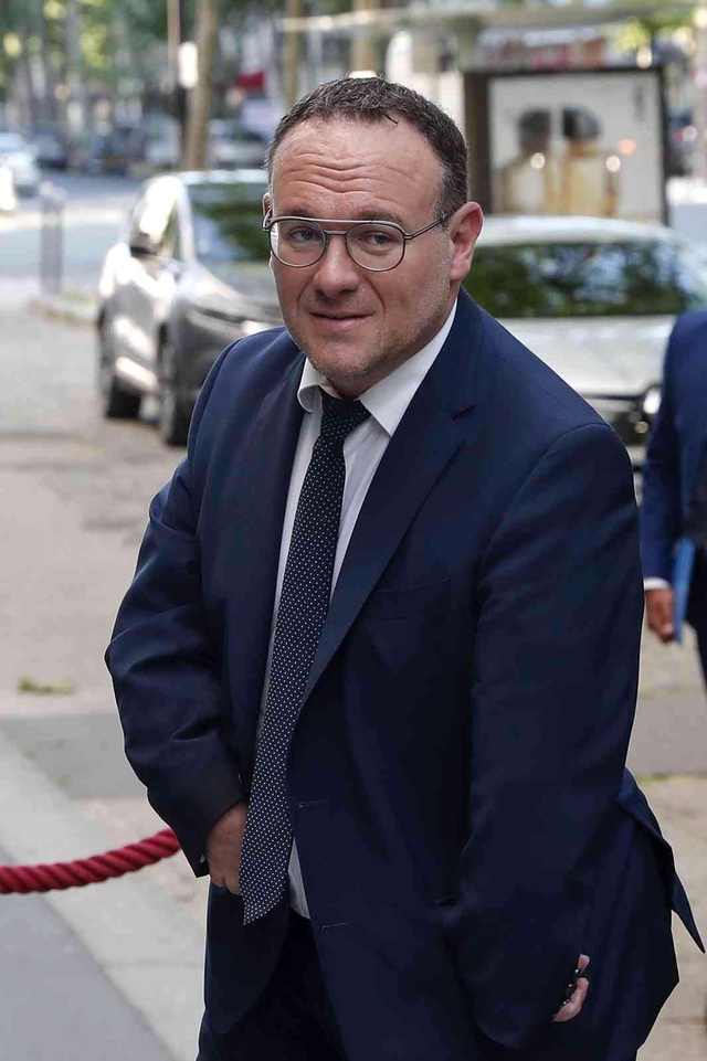 Fransa'da 2 kadının tecavüz iddiasına maruz kalan engelli bakan, kendisini bu sözlerle savundu: Engelim nedeniyle imkansız Fransa'da 2 kadının tecavüz iddiasına maruz kalan engelli bakan, kendisini bu sözlerle savundu: Engelim nedeniyle imkansız