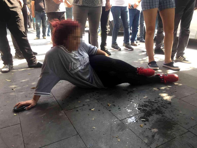 Karısının yanında başka bir erkek görünce çılgına döndü! İkisini de tabancayla vurdu Karısının yanında başka bir erkek görünce çılgına döndü! İkisini de tabancayla vurdu