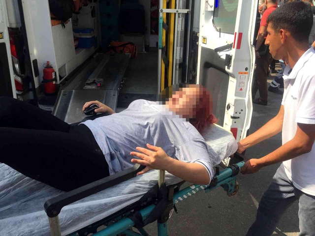 Karısının yanında başka bir erkek görünce çılgına döndü! İkisini de tabancayla vurdu Karısının yanında başka bir erkek görünce çılgına döndü! İkisini de tabancayla vurdu