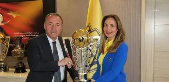 Aylin Nazlıaka'dan Ankaragücü Başkanı Koca'ya Şampiyonluk Ziyareti: 'Ankaragücü Diye Yazılır, Mücadele Diye Okunur'