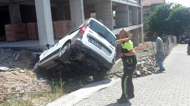 Zongultak'ta direksiyon başında kalp krizi geçiren sürücü inşaat halindeki binaya girdi