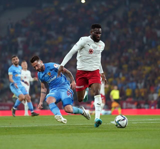 İstanbul'da nefes kesen çılgın final! Türkiye Kupası'nda şampiyon Sivasspor İstanbul'da nefes kesen çılgın final! Türkiye Kupası'nda şampiyon Sivasspor