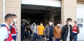 Kocaeli'de yakalanan 400 düzensiz göçmenden 272'si sınır dışı ediliyor