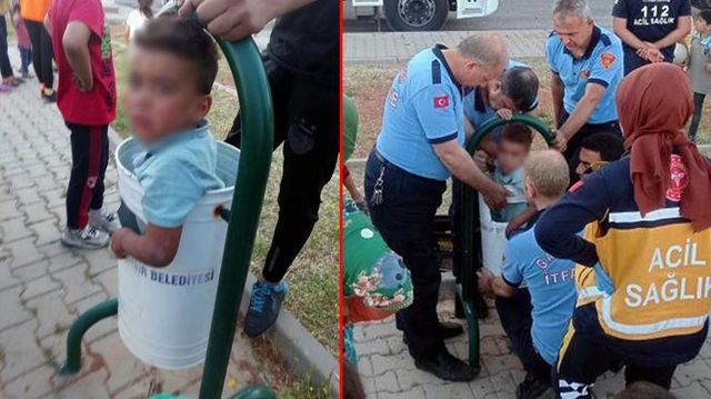 Minik Vahid, saklambaç oynarken girdiği çöp kovasında sıkışıp kaldı